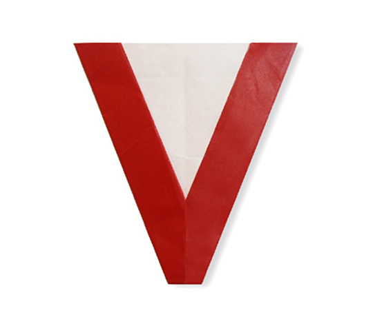 V（ぶぃ）
