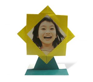 ひまわりのしゃしんたて