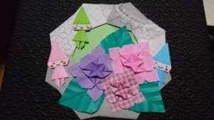 折ってみました｡白色のレースじゃなくて､濃い色のレースの方が良かったかも