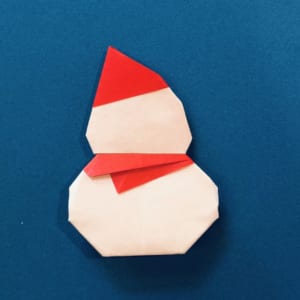 折ってみました！マフラーまで一枚で折れるのがすごいですね〜。
手順の7〜11が抜けていたので憶測で折ってしまったのですが、合っていそうでしょうか？