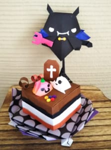 だーちゃん先生の『ハロウィンキーキ』と ひょっこり悪魔 さんです♪
美味しそうなハロウィンケーキをニヤリ顔で狙っています❤️ Ψ( ̄∇ ̄)Ψ
