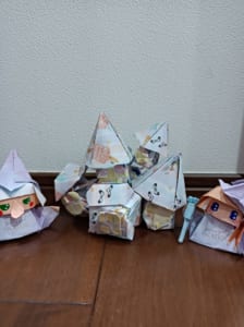 立体ぽってり魔女さんを作ったので、立体お化け屋敷を作ってみました!大変だったけどやっと作れて良かったです!