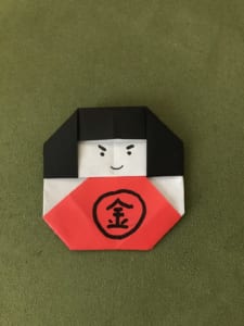金太郎だまつくりました。
かおがきまりました。