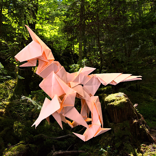 りょうすけ@組み立て折神工房Assembly Origami Workshopさんによる「アンブッシュ・リーパー」 20枚の折り紙