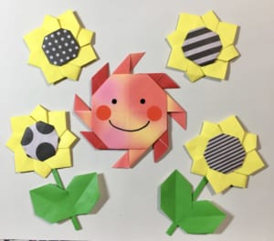 カミキィさん考案。
たいよう&ひまわり
夏らしい太陽サンサンです。楽しい夏休みがくるといいな。
#カミキィ  ＃たいよう　＃ひまわり