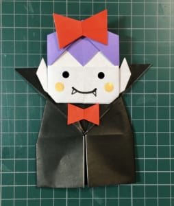 愛らしいドラキュラさんです。楽しいハロウィンになりそう❗️