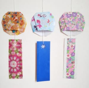 hiroko_daichanさんの『風鈴』✨
平面の折り紙ですが、少し立体的な所がお気に入りです(*´∇｀*)❤️
100円均一購入の私の折り紙コレクションの中から♪柄選びも楽しみました(*^^*)✨和柄も洋風も似合う～!! 涼しげで癒されます❤️