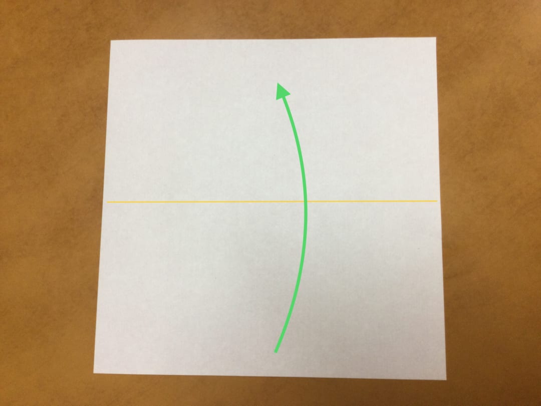 ハートの手紙の折り方 折り目をつける。