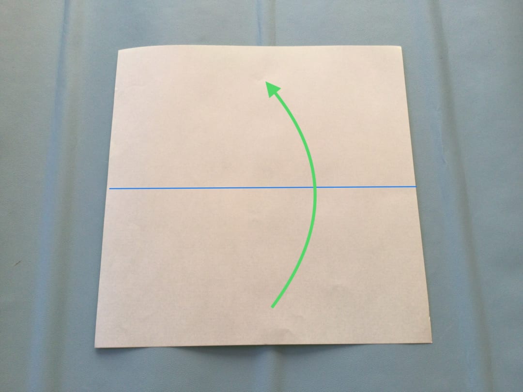 くす玉の折り方 折り目をつける。