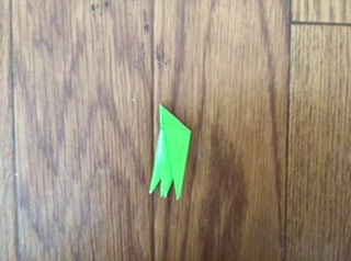 昆虫シリーズ（バッタ）（足、合体）の折り方 足が完成